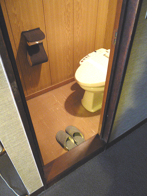 客室（和・洋室）の洋式トイレの画像　クリック・Enterで拡大