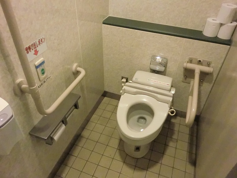 障害者用トイレ内の画像　クリック・Enterで拡大