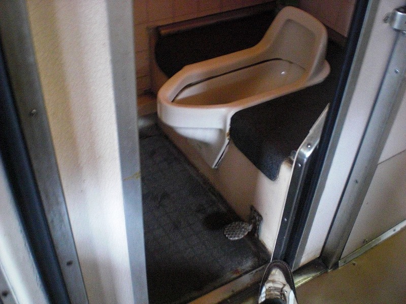 列車内トイレの画像　クリック・Enterで拡大