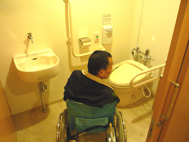 身障者トイレの画像 クリック・Enterで拡大